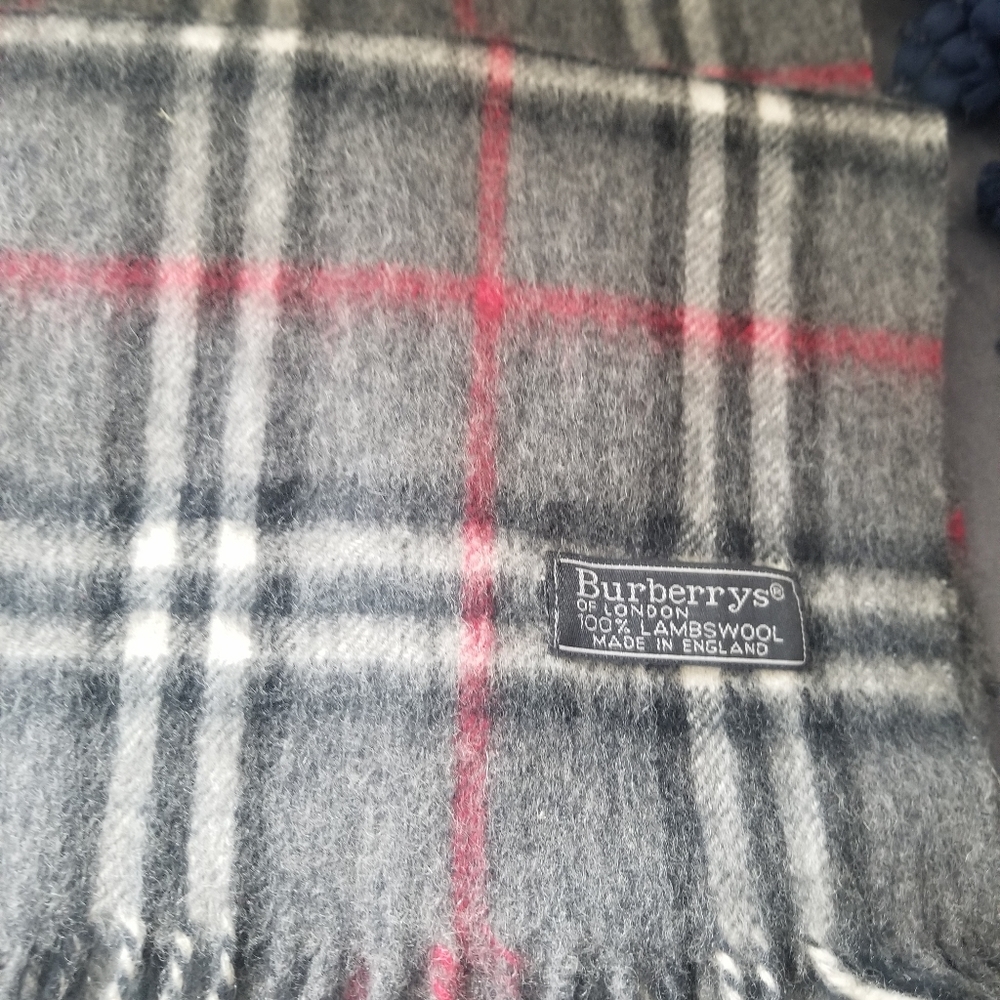 Preowned Vintage Burberrys Scarf